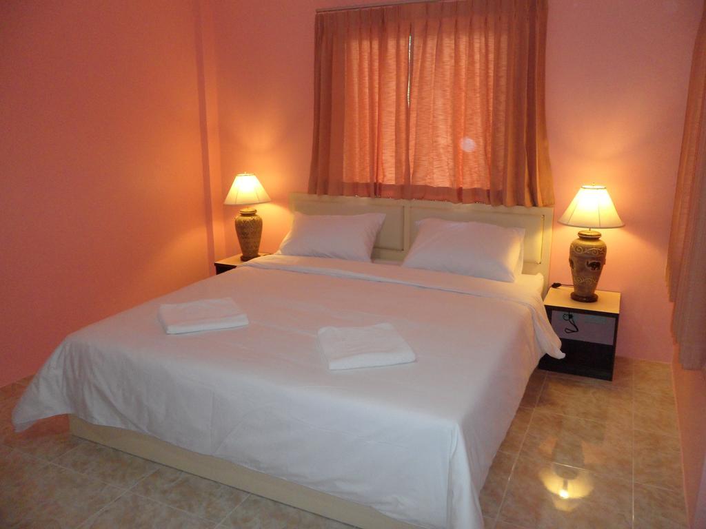 Pranee Mansion Airport Apartment Ban Bo Han Bagian luar foto